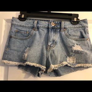 Bullhead Low Rise Shorts Size 3